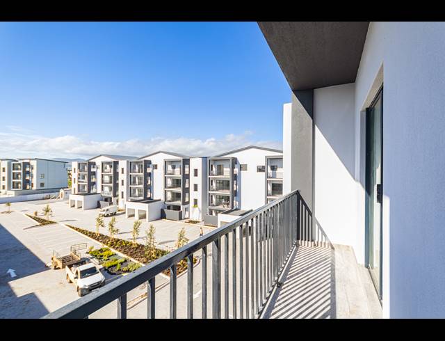 3 BEDROOM APARTMENT FOR SALE IN SANDOWN